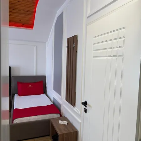 Golden 4* Szkodra