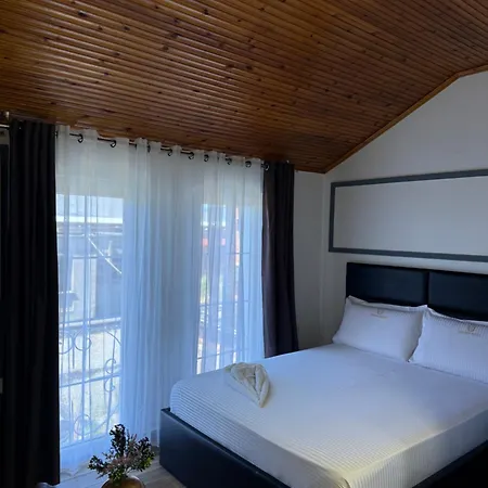 Golden Hotel